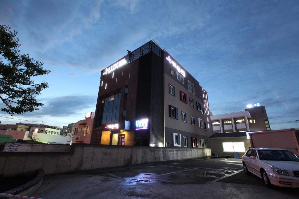 Jeju Lux Hotel Ojo-ri Ngoại thất bức ảnh