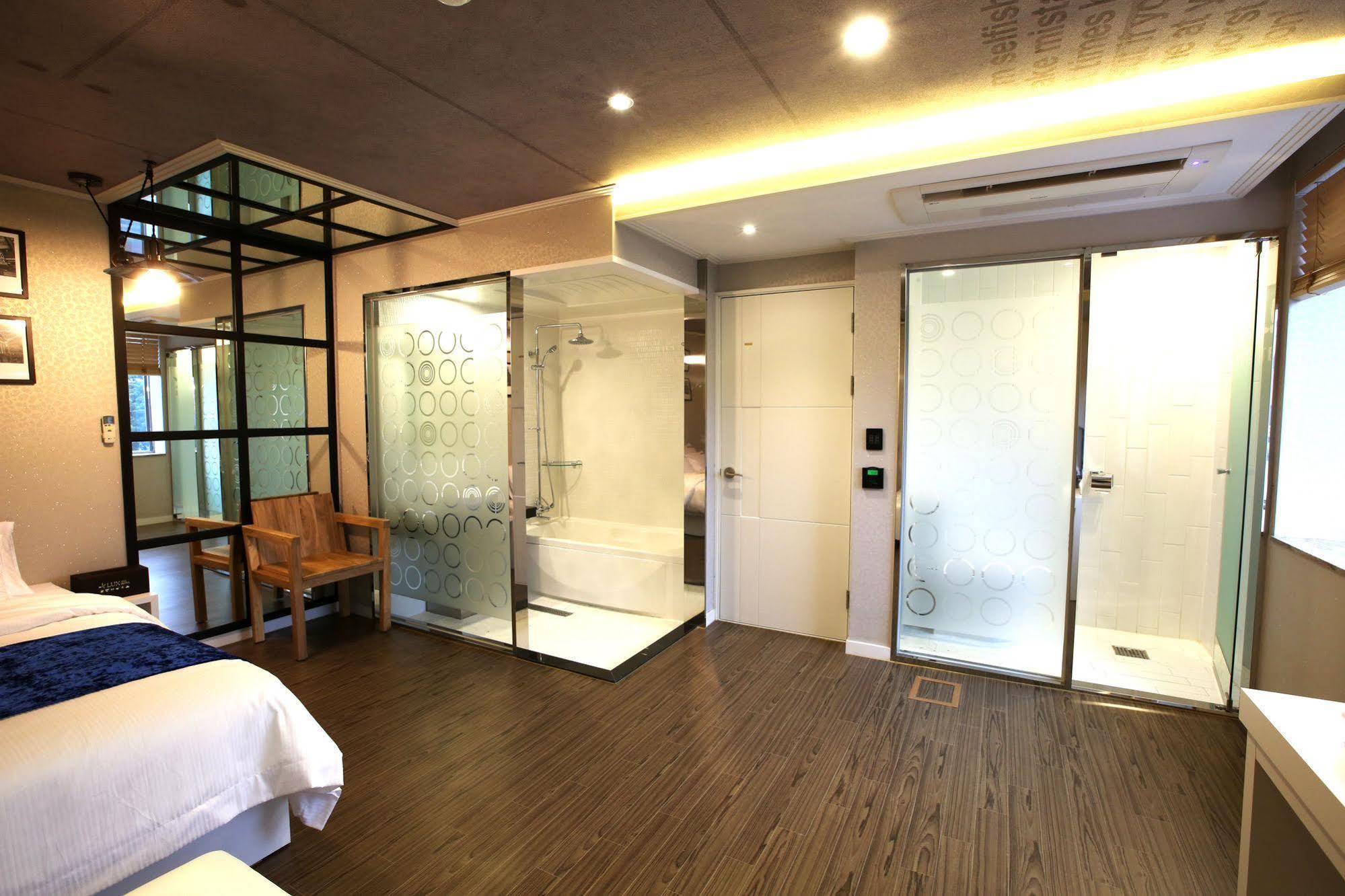 Jeju Lux Hotel Ojo-ri Ngoại thất bức ảnh